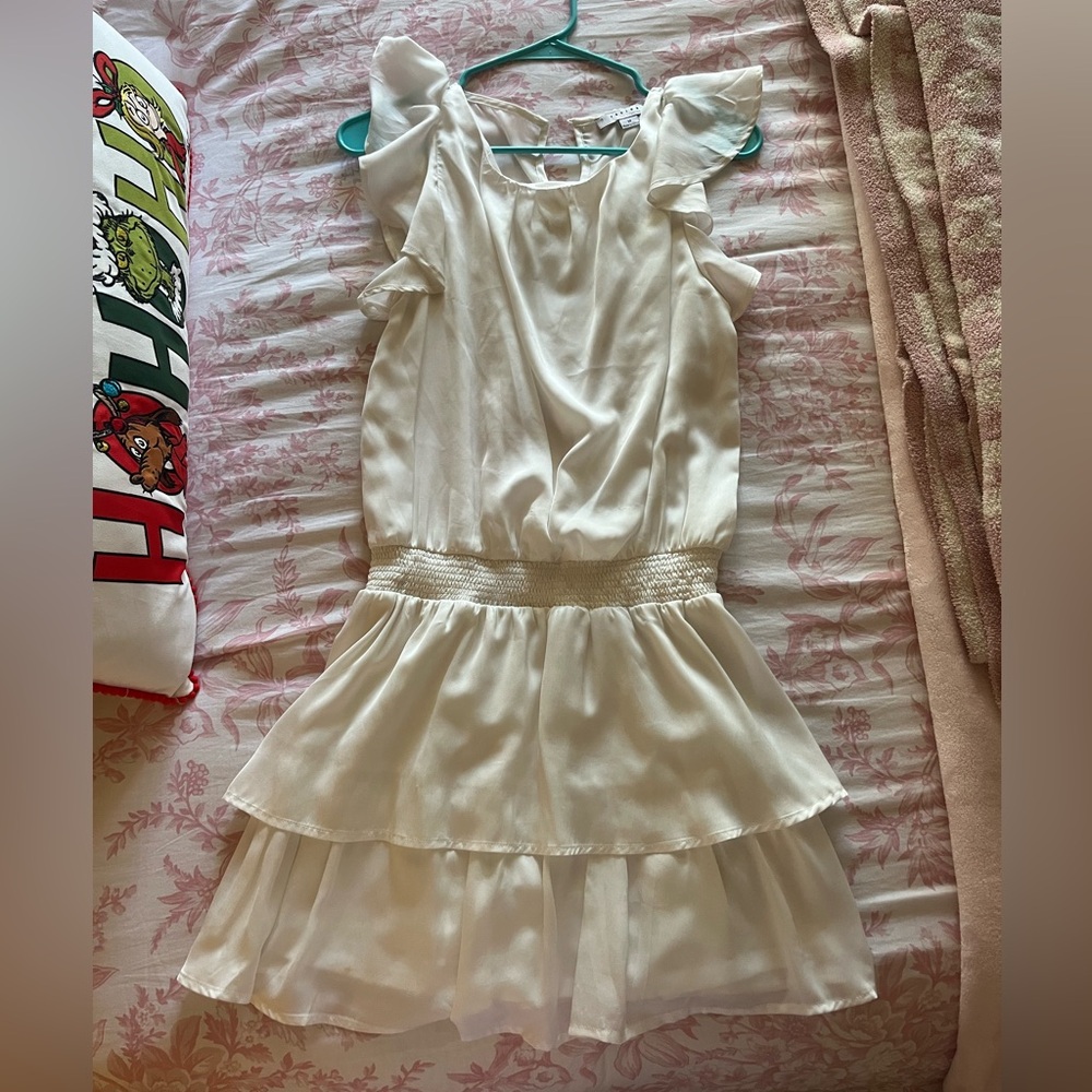 White ruffle dress size M